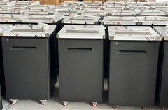 Koko säiliö on täynnä eurooppalaista järjestystä. Korkealaatuinen oluen annos...